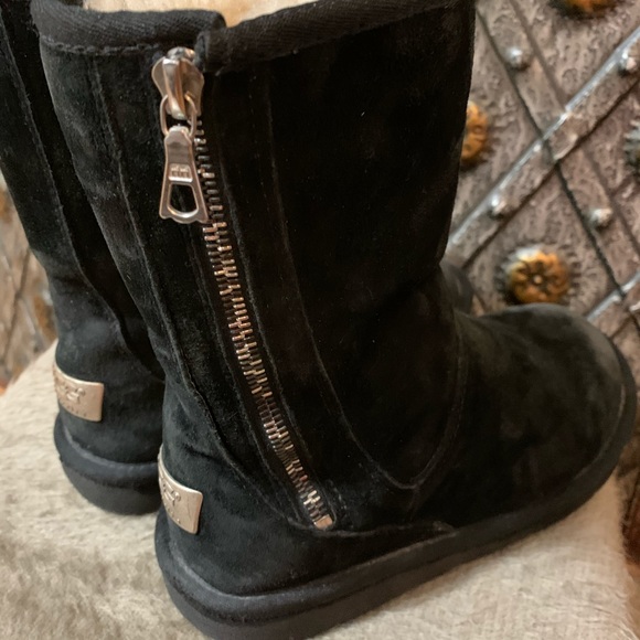UGG Shoes - ⚜️SALE⚜️ UGG Mayfaire Boots